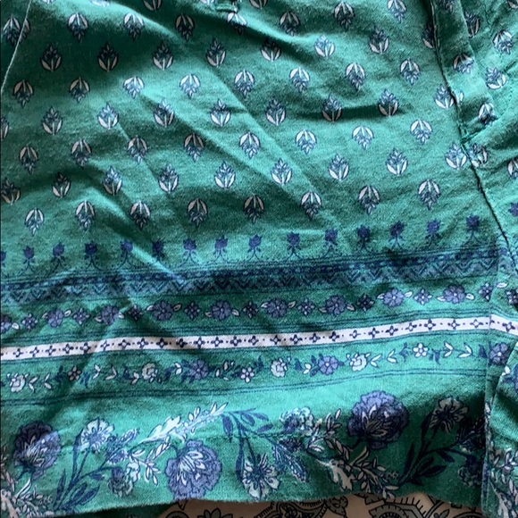 Size 4 old navy shorts - Picture 4 of 4